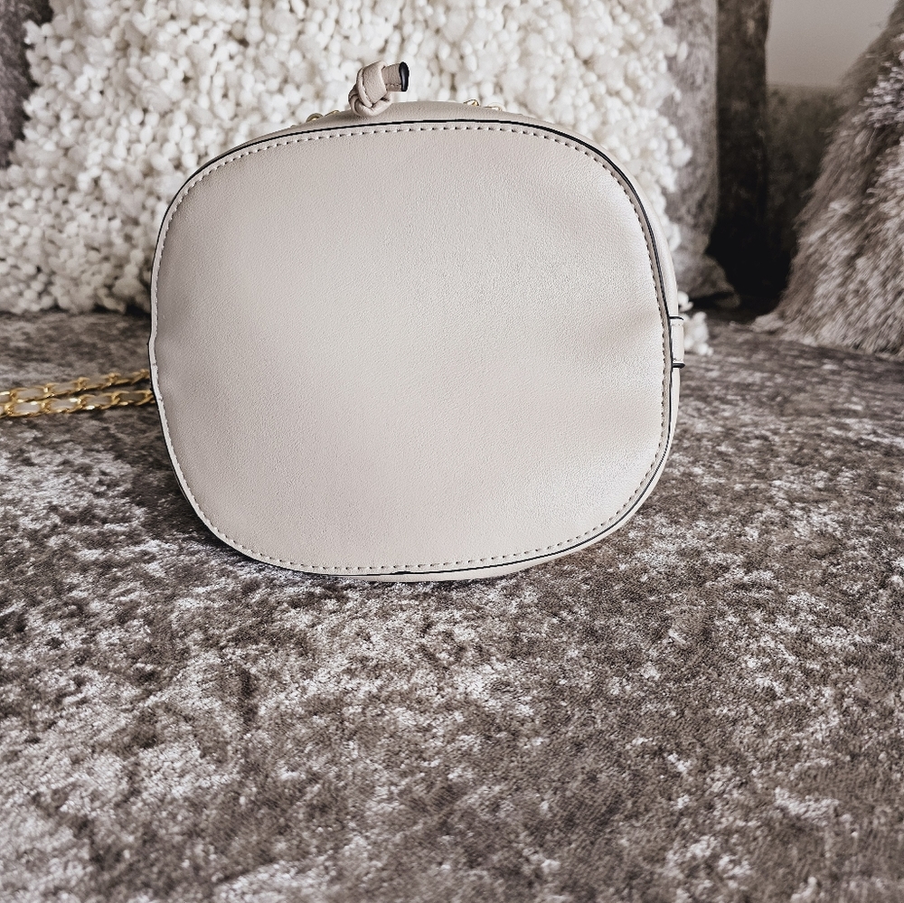 Bucket Bag - Picture 2 of 6